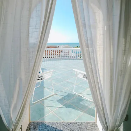 Fronte Mare Villa