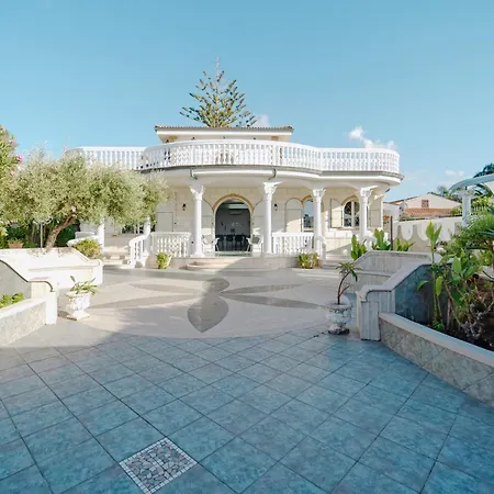 Villa Fronte Mare *